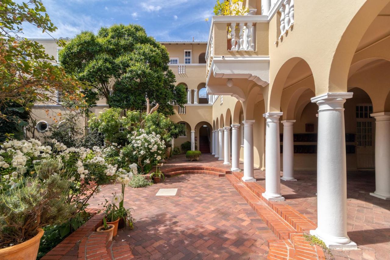 Cape Town Historical Victoria Court Apartment Exterior photo